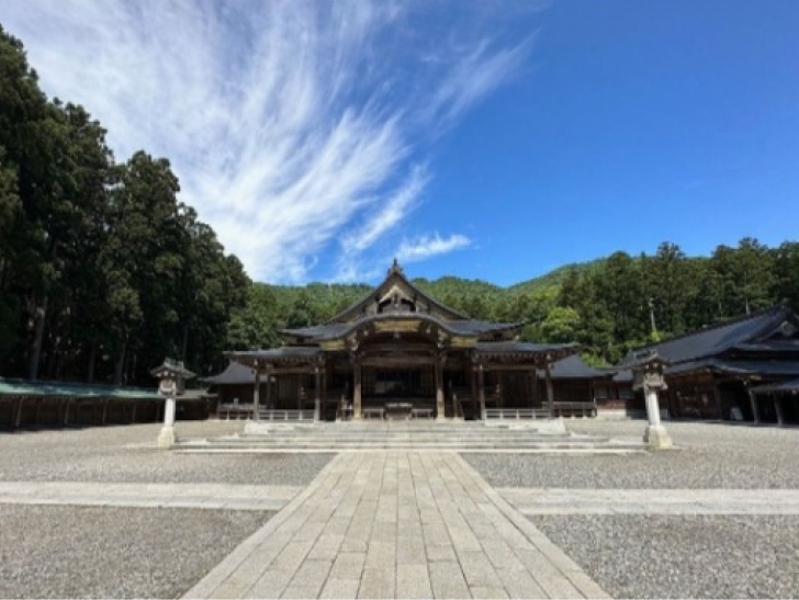 弥彦神社