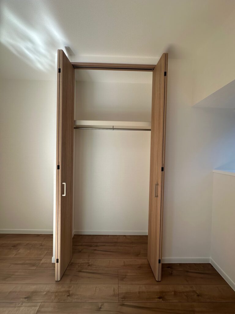 約5.4帖の洋室にもクローゼットあり